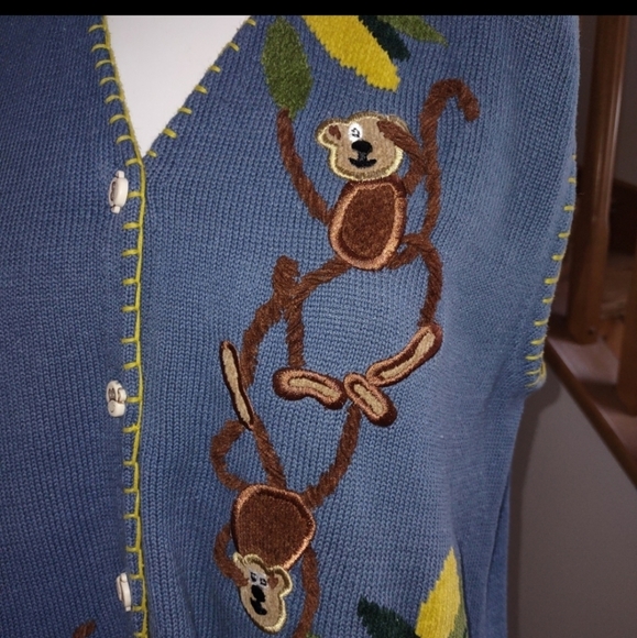VINTAGE wool blend monkey vest - Picture 3 of 9